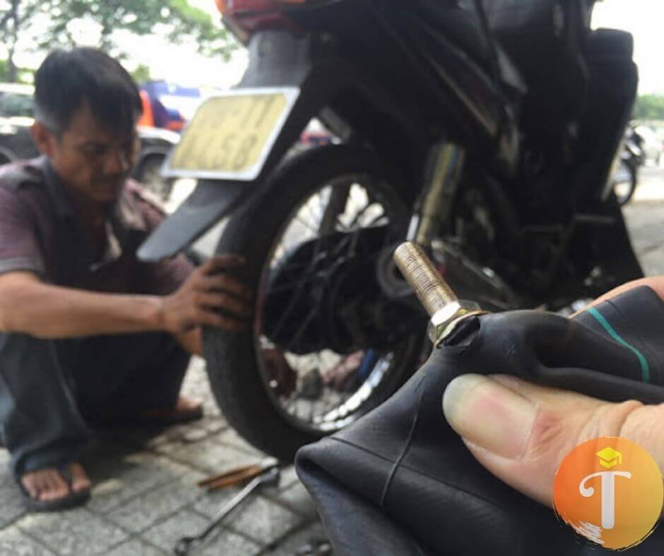 dịch vụ vá xe máy 24/24 tại Đà Nẵng